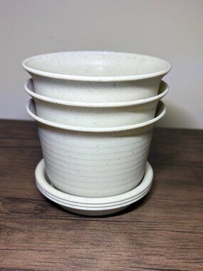 🚫sold🚫 Rigid Resin Plastic Durable 4.25 inch Plant Pots Indoor Potted Garden